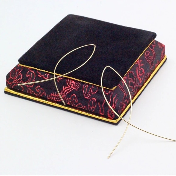 Jewelry - 3 for $27 ❤️ Dainty Gold hoop earrings